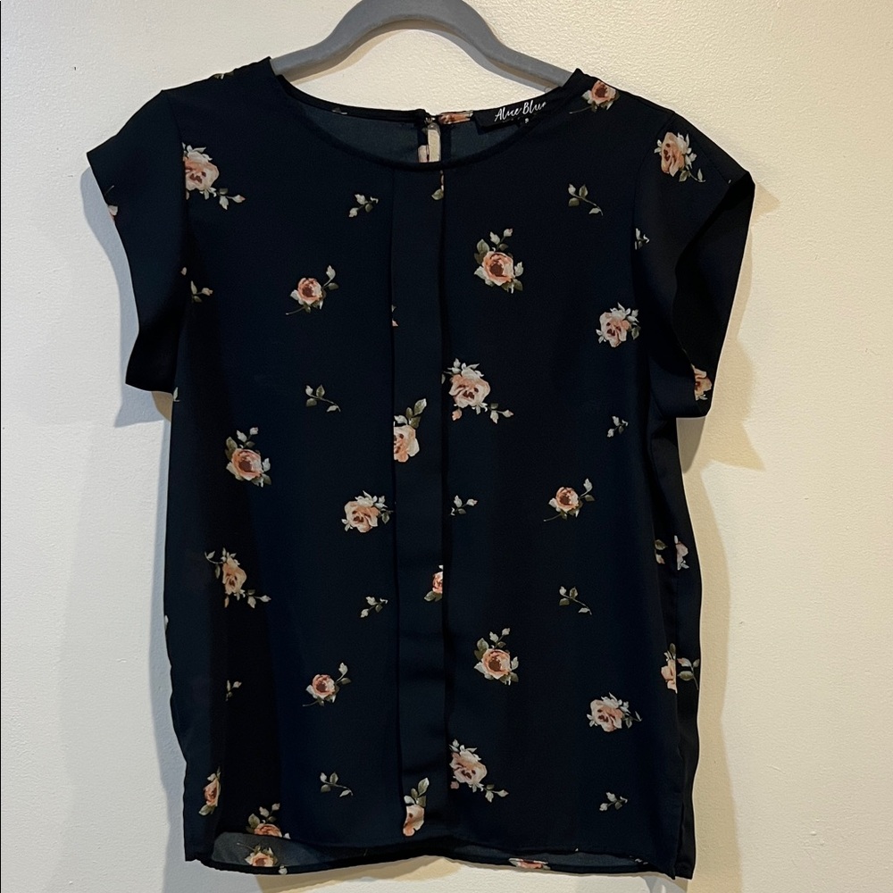 LAST CALL MAKE AN OFFER! Navy Blue Floral Blouse